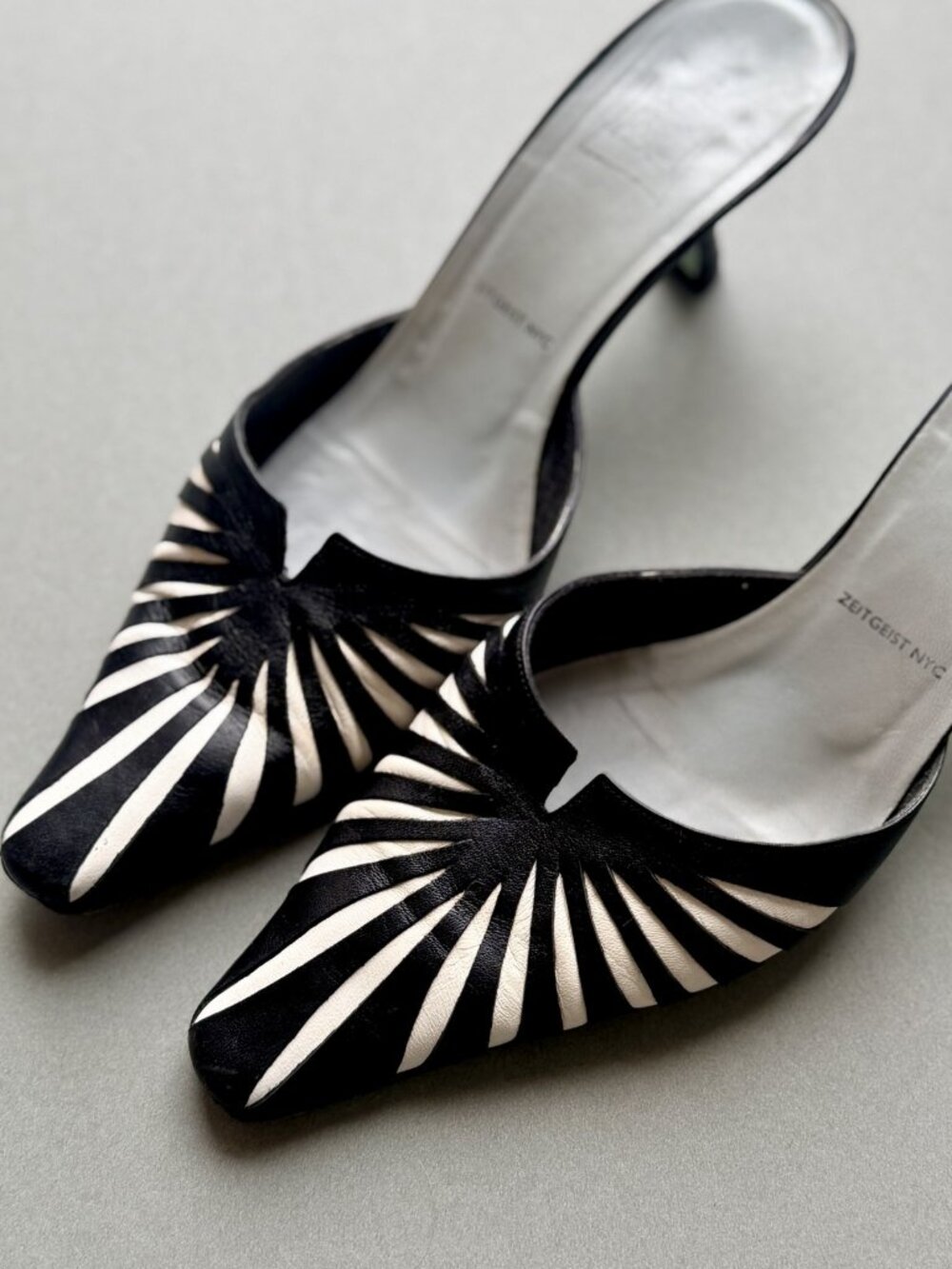 Zeitgeist NYC Black Cream Leather Sunburst Cutout Pointed Toe Kitten Heel Mules